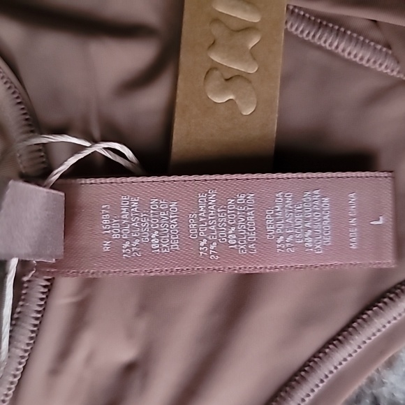 2/$25 NWT SKIMS Jelly SheerThong - Picture 4 of 6